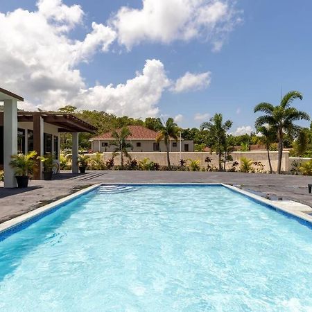 Sun Shine Luxury Villas 2 Bedroom Pool & Gym Ocho Rios St Ann Exterior foto